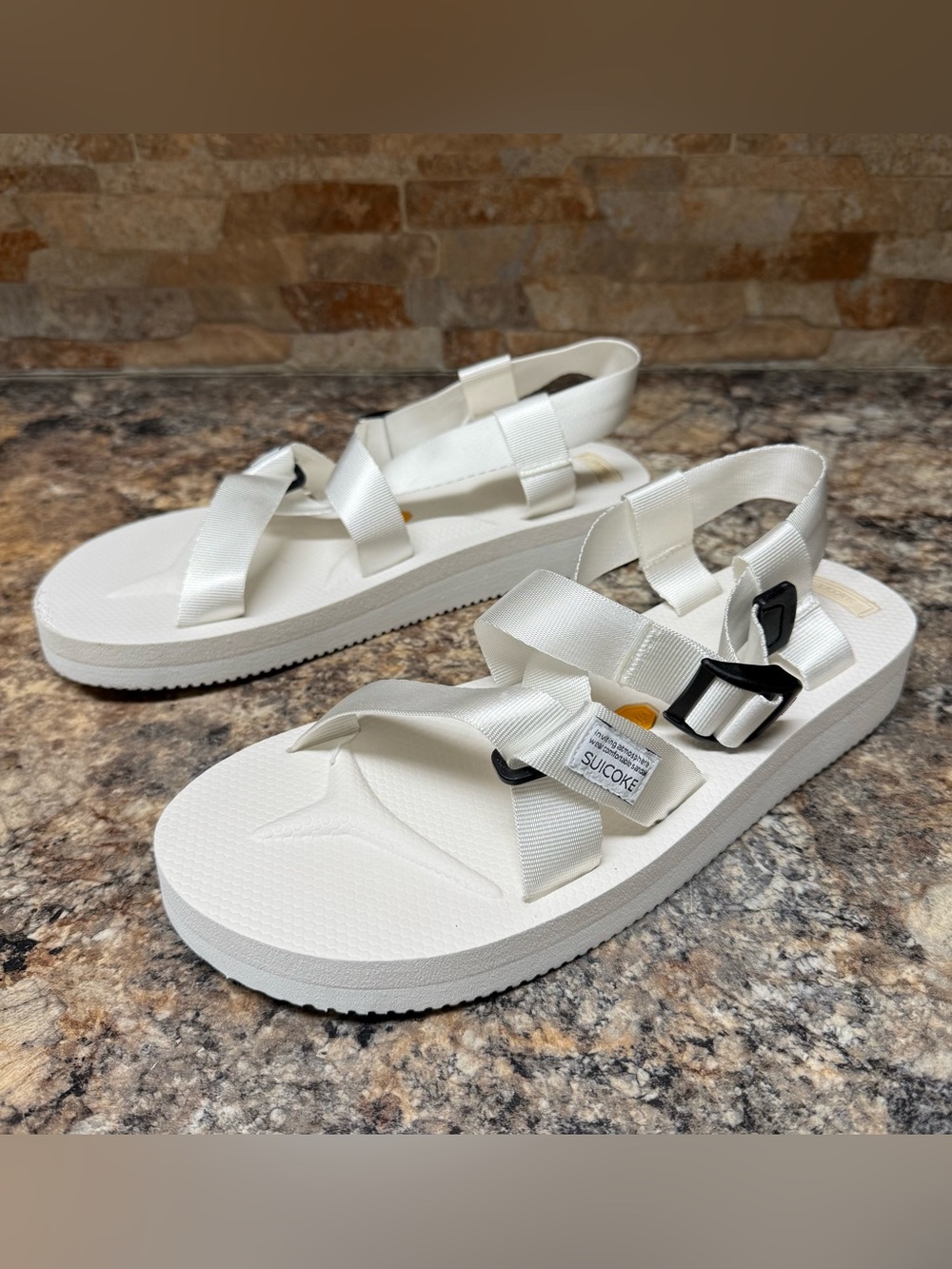 Suicoke Strap Sandals Vibram Soles White Men’s Size 9 Women’s 10.5